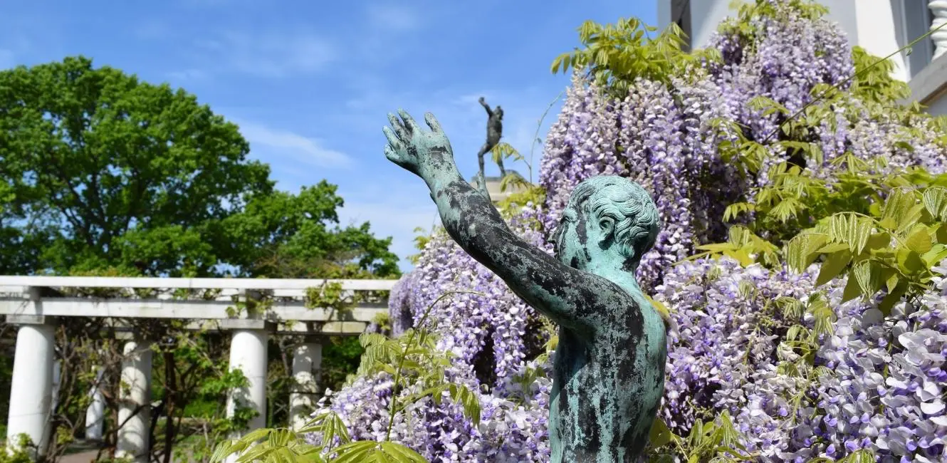 Statue