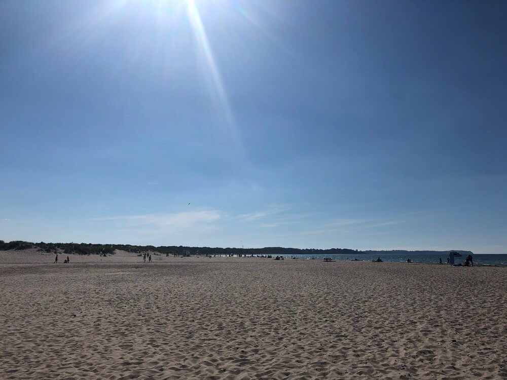 Stranden i närheten av lyxhus 312.