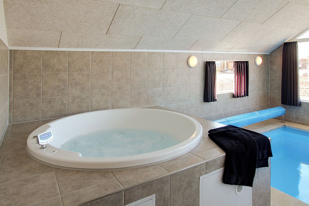 Efter en händelserik dag är det skönt med avkoppling i husets egna spa bad
