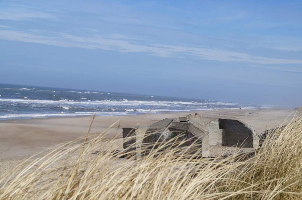 Den vackra stranden i närheten av lyxhus 332 vid Vestjylland.