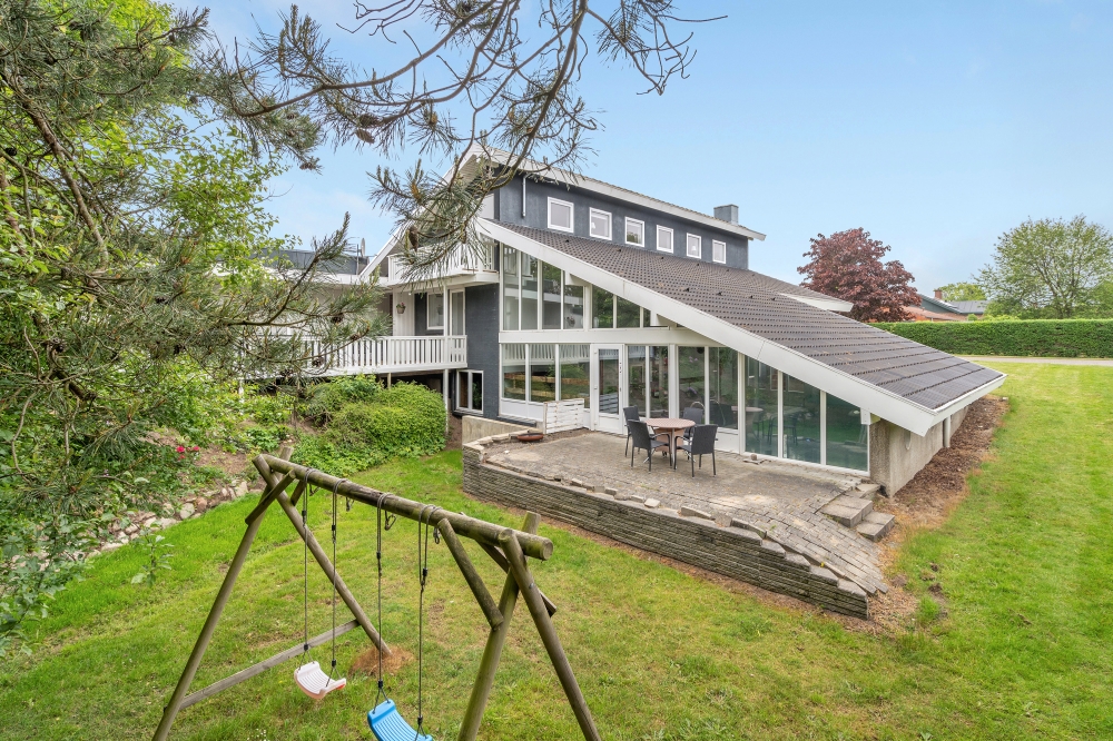 Den tjusiga sommarstugan nr 373 med gott om plats för upp till 20 personer