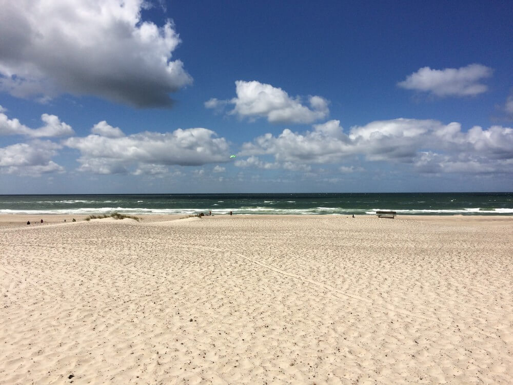 Stranden i närheten av lyxhus 387.
