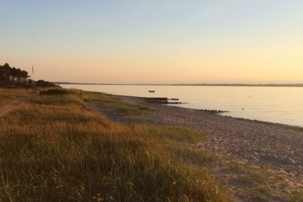 Den vackra stranden i närheten av lyxhus 418 vid Fyn och öar.