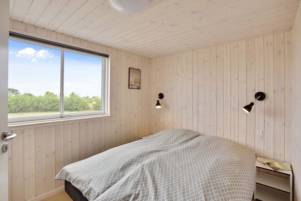 Ett av de 12 utmärkta sovrummen i lyxstuga nr 430 i Fyn och öar.