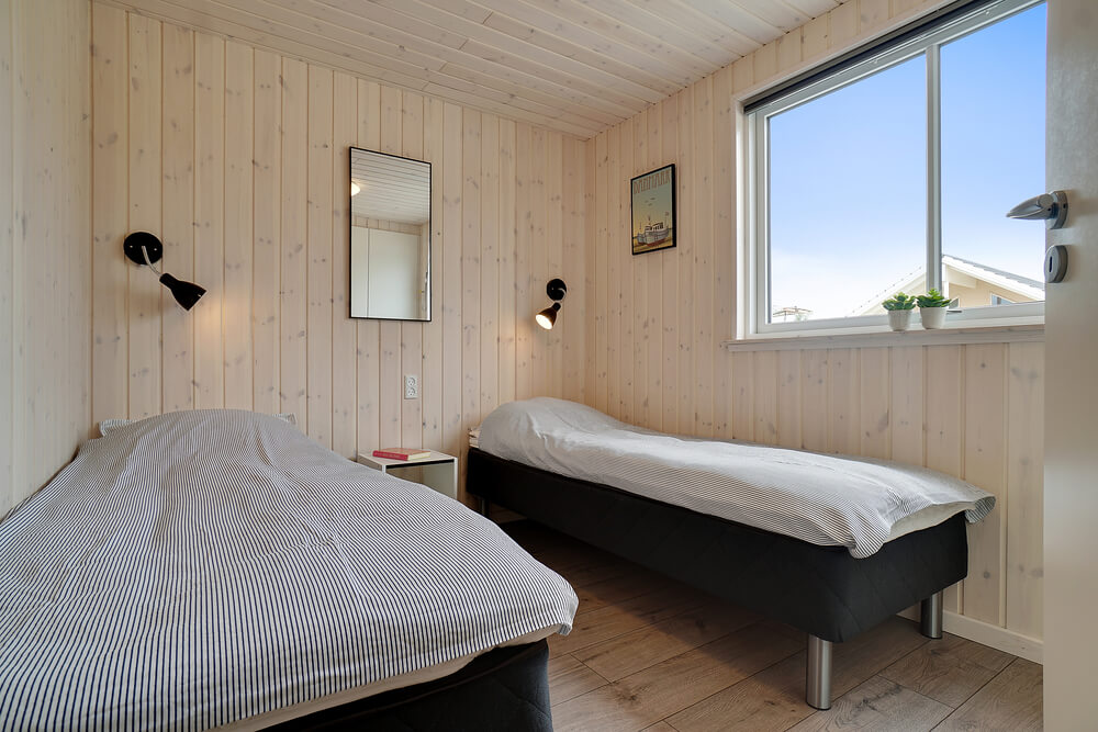 Ett av de 6 utmärkta sovrummen i lyxstuga nr 425 i Nordsjälland.