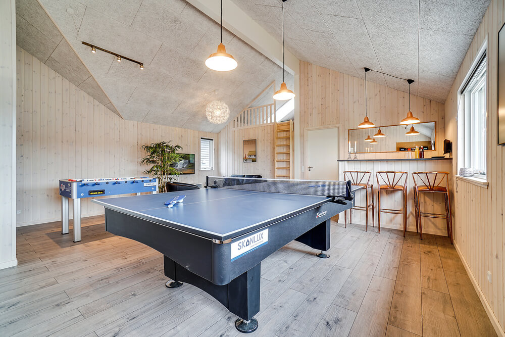 Tävla i sommarhusets aktivitetsrum när ni besöker lyxhus nr 426 i Nordsjälland.