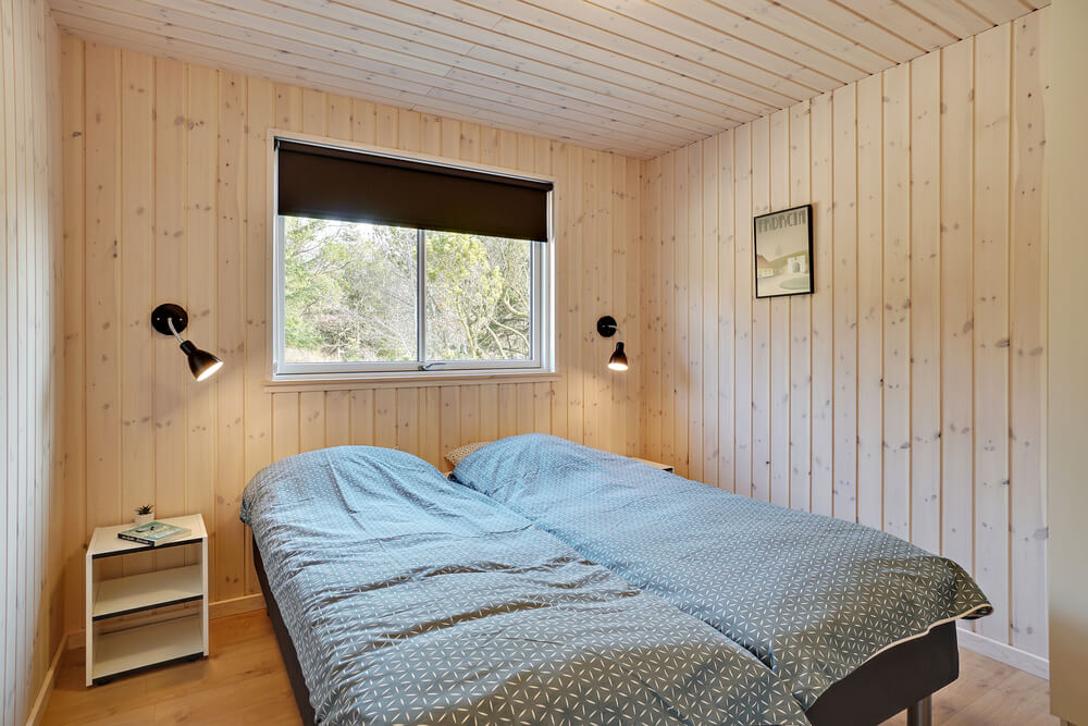 Ett av de 9 utmärkta sovrummen i lyxstuga nr 439 i Nordjylland.