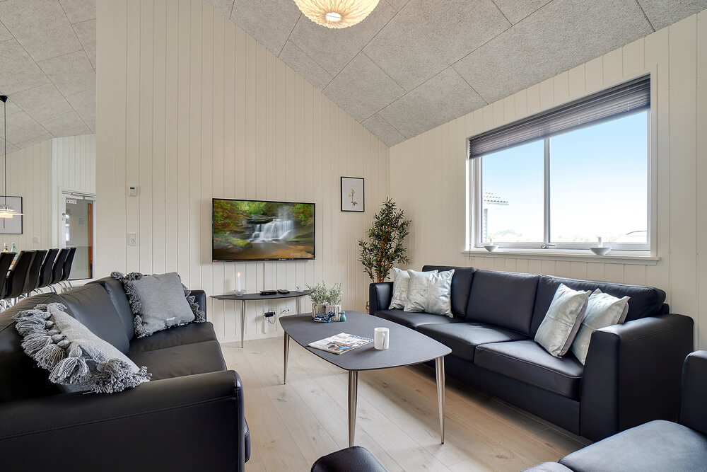 Ni kan sitta 30 personer tillsammans i vardagsrummet när ni besöker lyxhus nr 429 i Limfjorden.