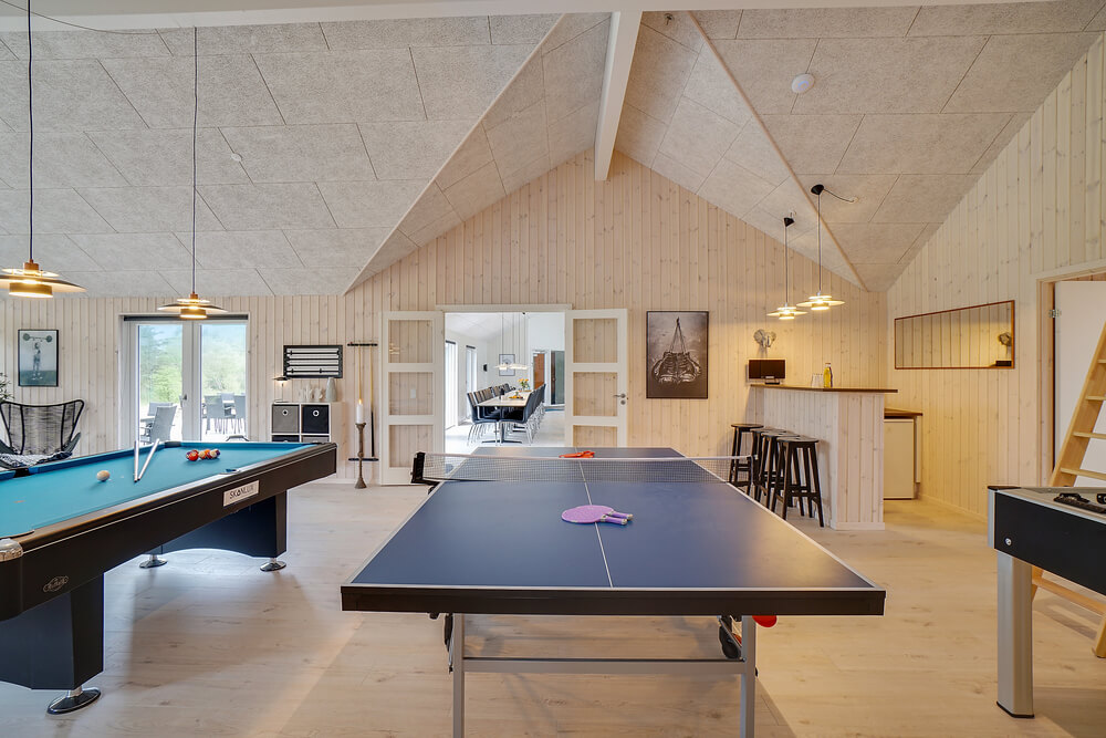 Förutom de många timmar som du kan tillbringa i stugans poolavdelning erbjuder lyxstuga 429 även biljard, bordtennis och dart