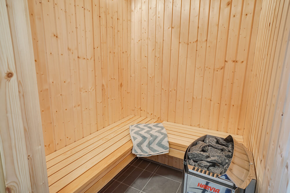 Njut av bastuvärmen i lyxstuga nr 724 för 10 personer
