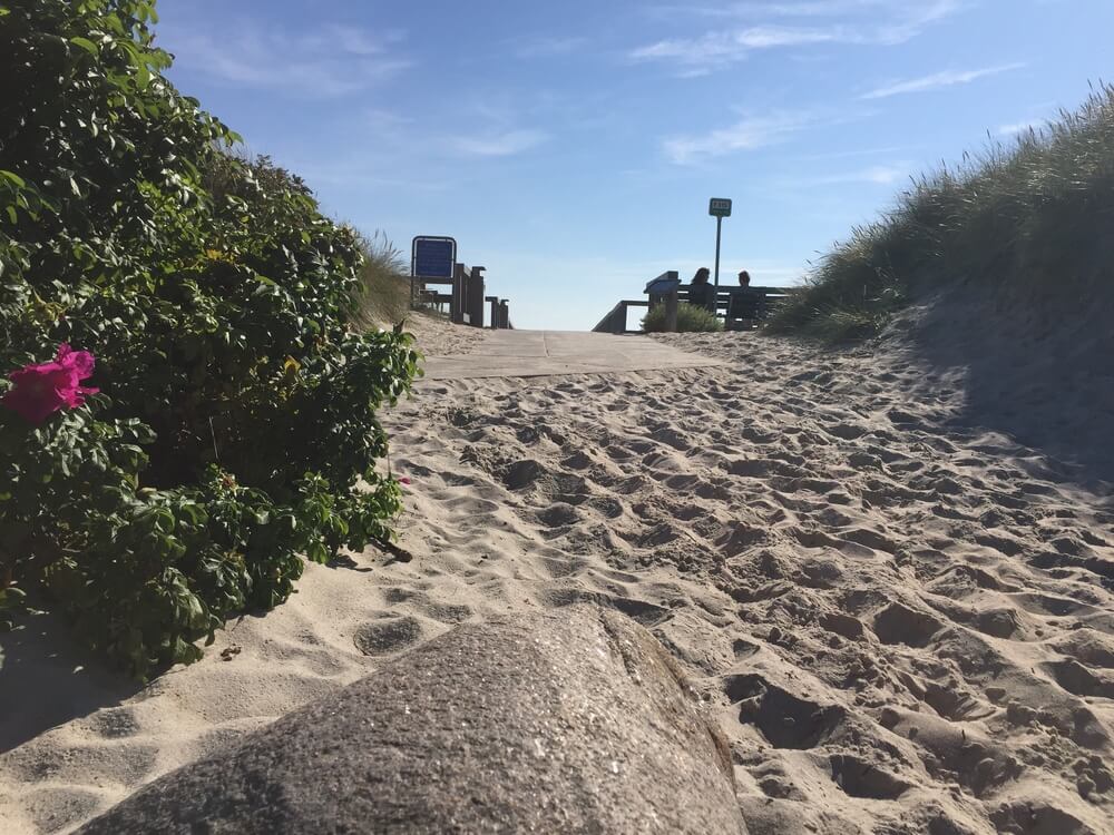 Stranden i närheten av lyxhus 442.