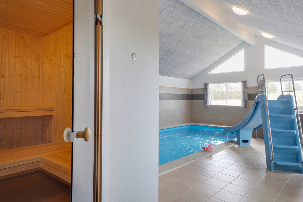 Ta ett dopp i poolen i lyxhus nr 441 i Østjylland.