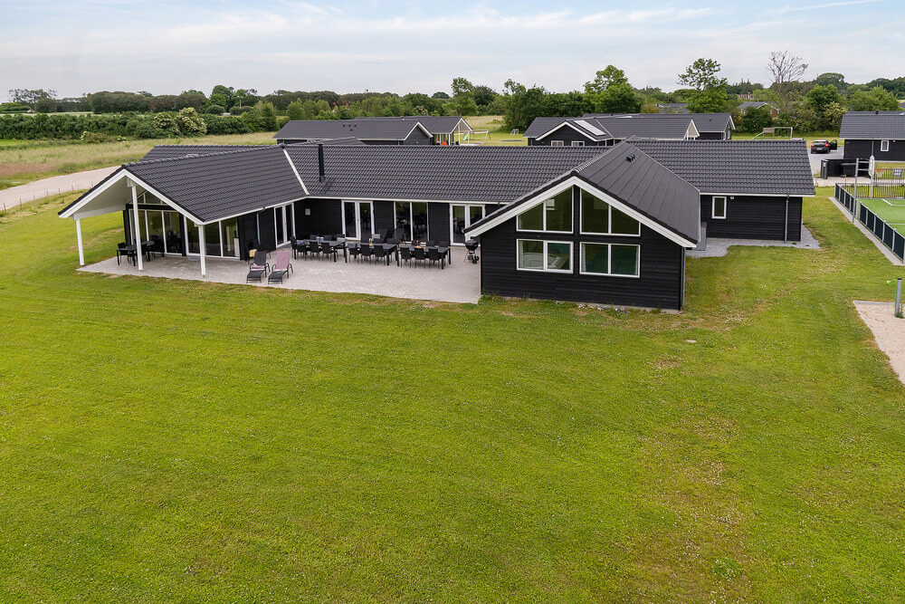 Utomhusaktiviteter kring sommarhus nr 446.