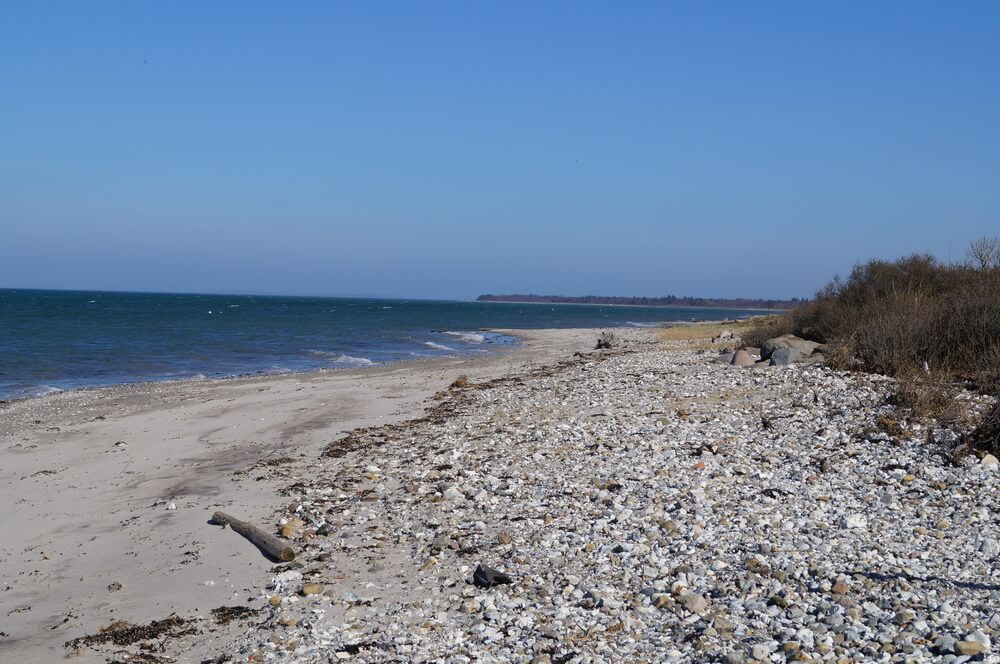Den vackra stranden i närheten av lyxhus 437 vid Fyn och öar.