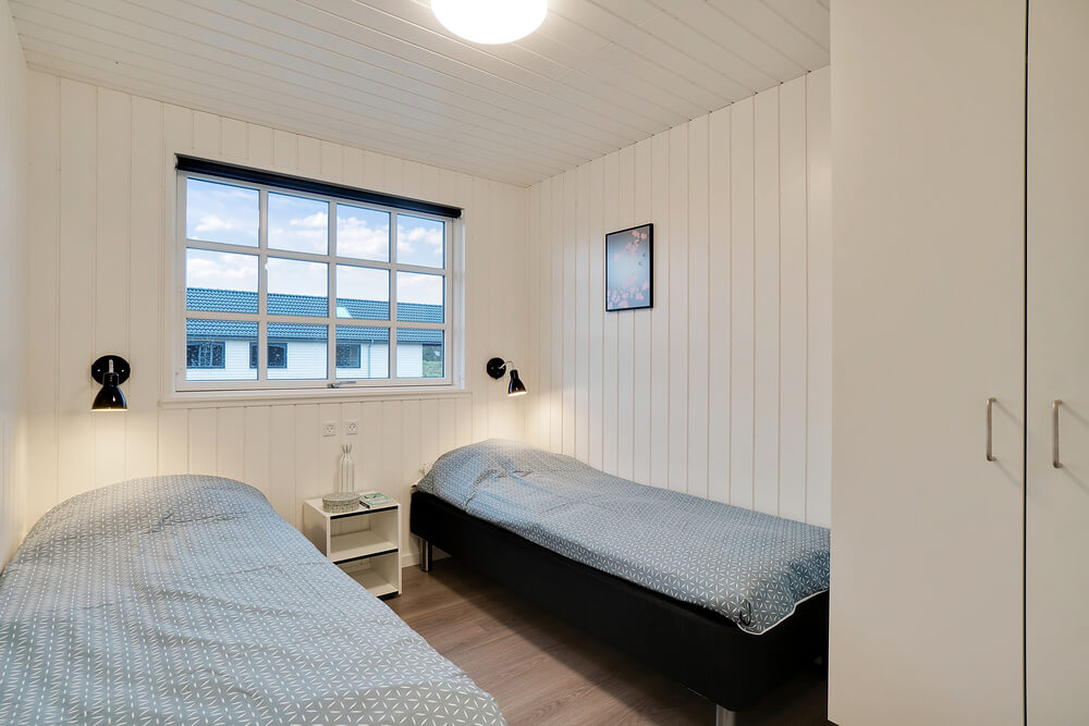 Ett av de 7 utmärkta sovrummen i lyxstuga nr 460 i Vestjylland.