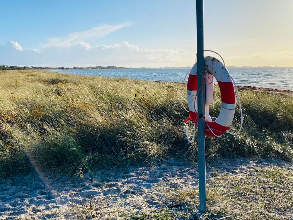 Stranden i närheten av lyxhus 489 i Østjylland bjuder in till en promenad.