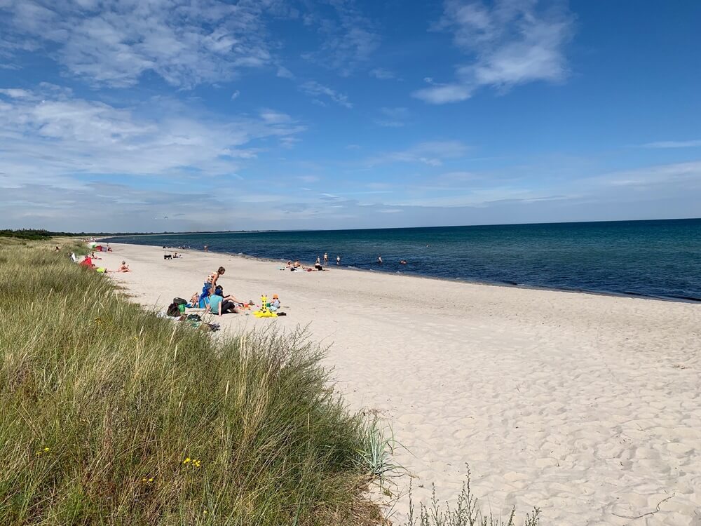 Den vackra stranden i närheten av lyxhus 517 vid Lolland/Falster/Møn.