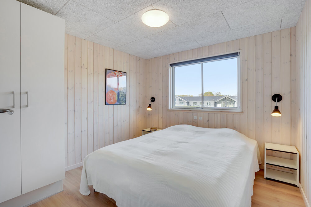 Ett av de 9 utmärkta sovrummen i lyxstuga nr 499 i Sydjylland.