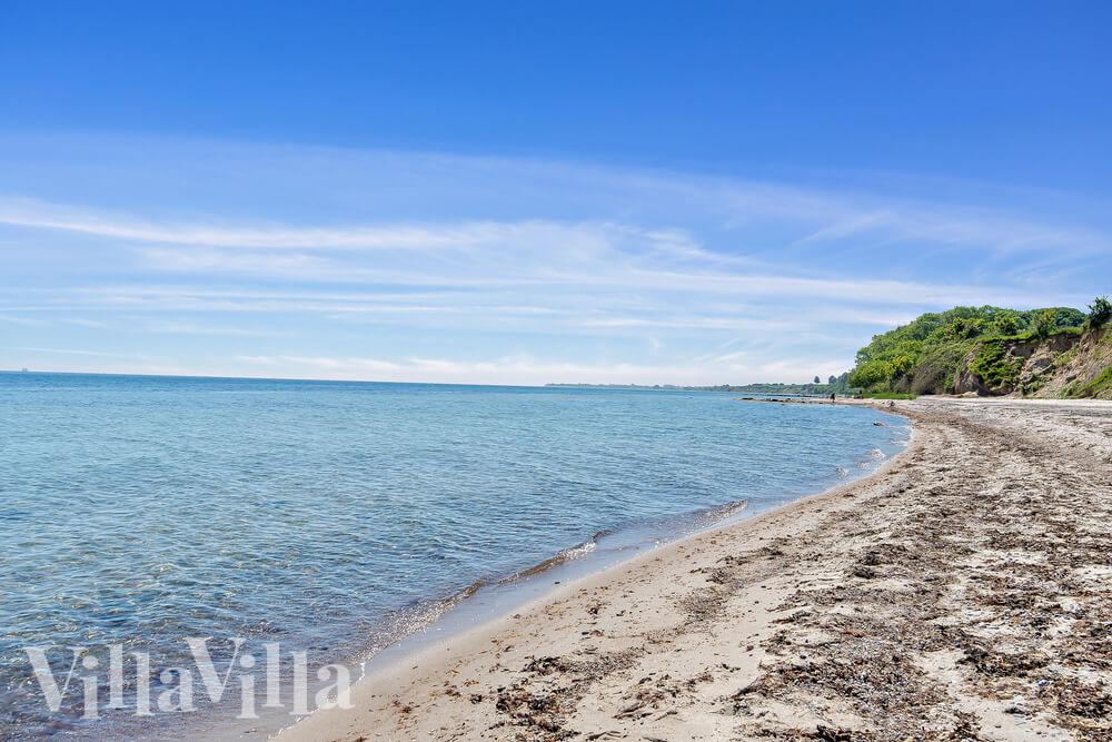 Stranden i närheten av lyxhus 531.