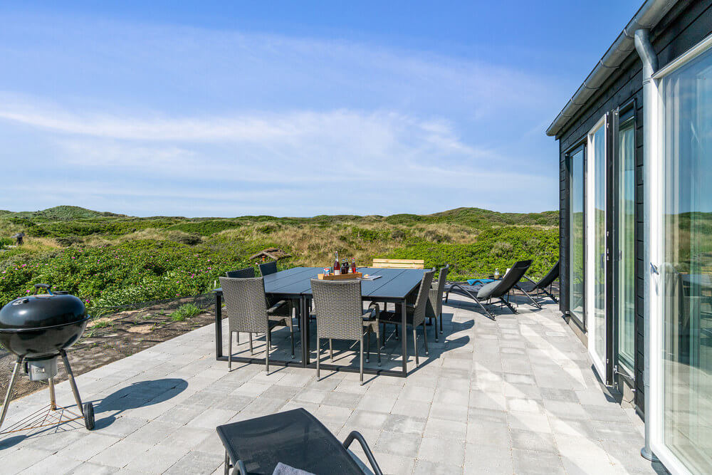 På terrassen i sommarhus nr 514 finns det plats för upp till 10 gäster.