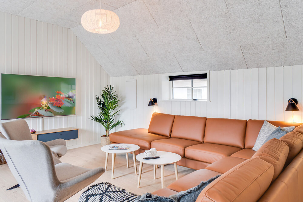När ni besöker lyxhus nr 528 kan ni mysa tillsammans i sofforna.