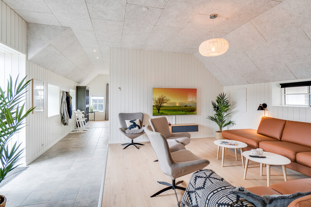 Soffhörnan i lyxstuga 528 i Vestjylland.