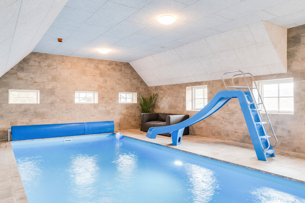 Ta ett dopp i poolen i lyxhus nr 528 i Vestjylland.