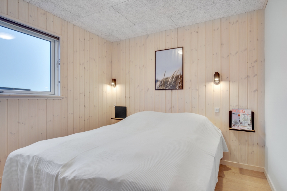 Ett av de 5 utmärkta sovrummen i lyxstuga nr 549 i Nordsjälland.