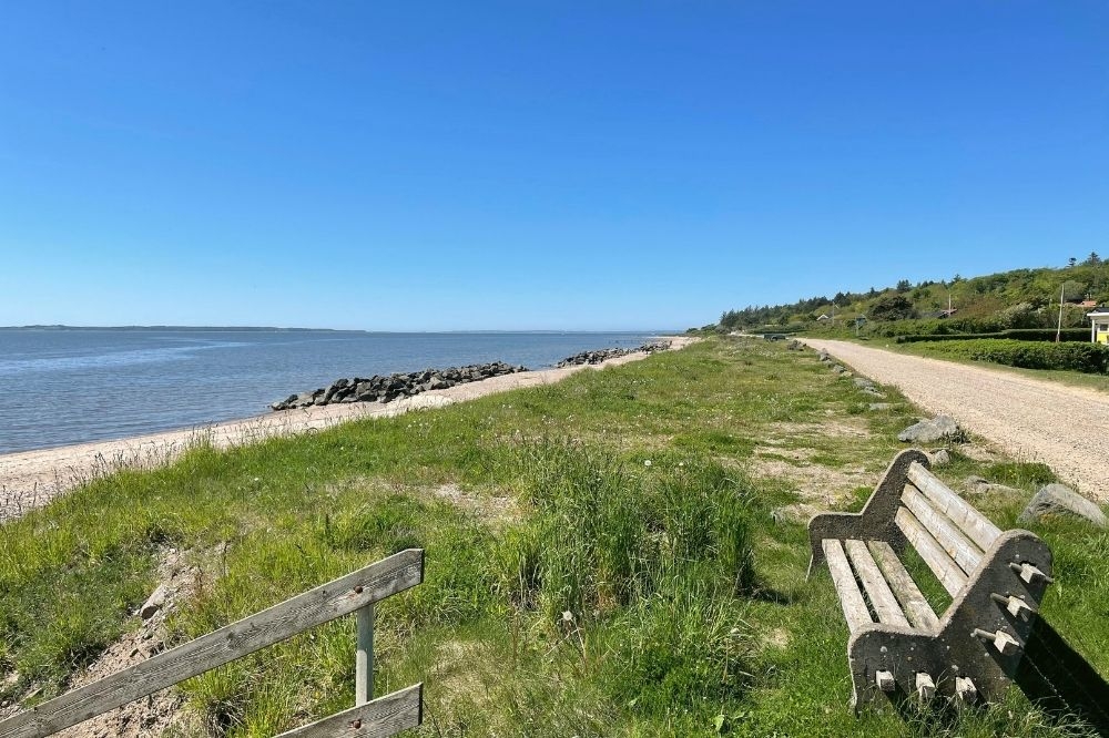 Stranden i närheten av lyxhus 547.