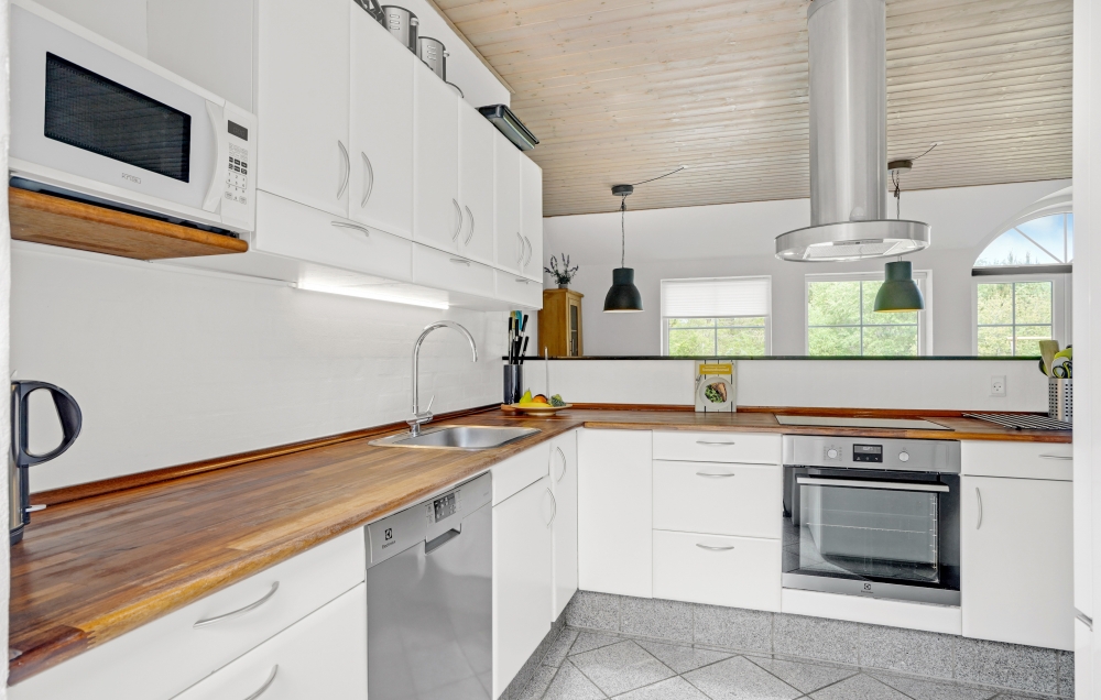 Köket i lyxstuga nr 573 är generöst inrett.