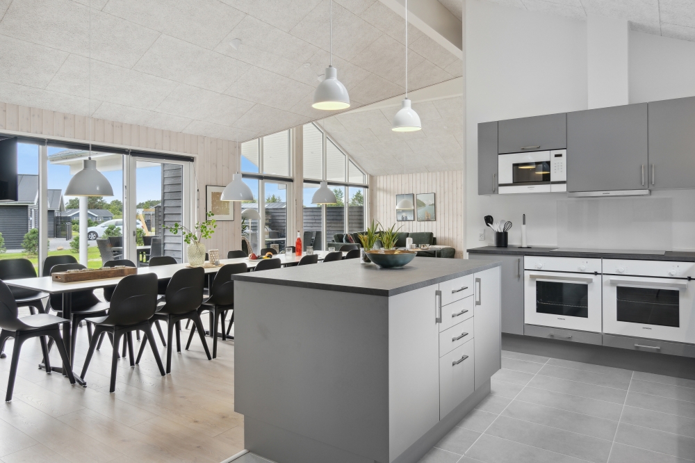 Välinrett kök i lyxstuga nr 577 i Nordjylland.