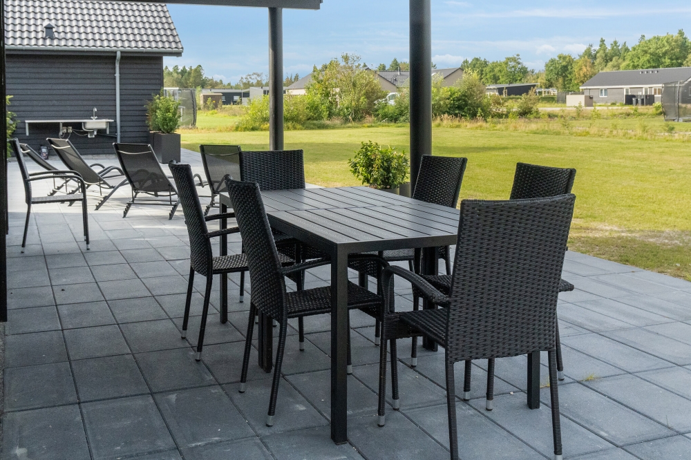 Stor terrass i lyxstuga nr 554 i Vestjylland.