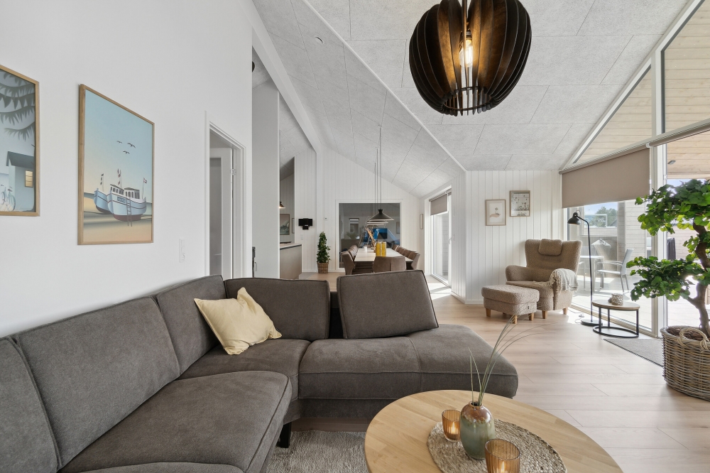 När ni besöker lyxhus nr 590 kan ni mysa tillsammans i sofforna.