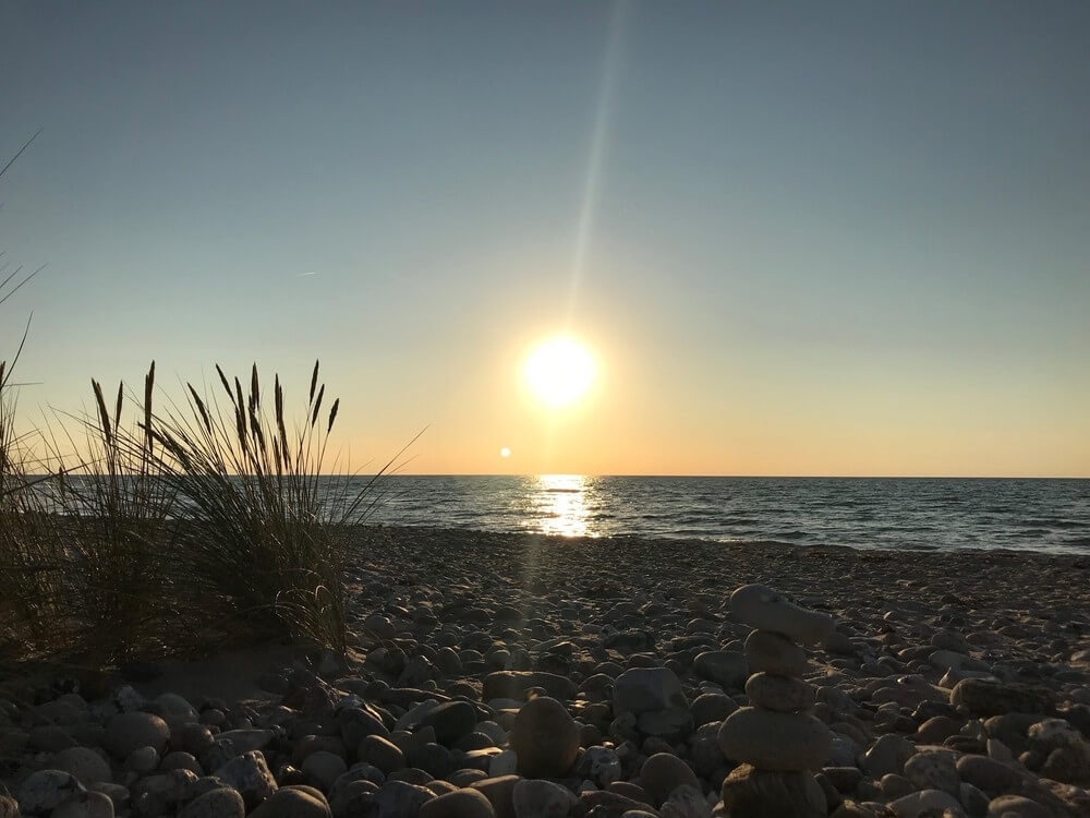 Den vackra stranden i närheten av lyxhus 582 vid Nordsjälland.