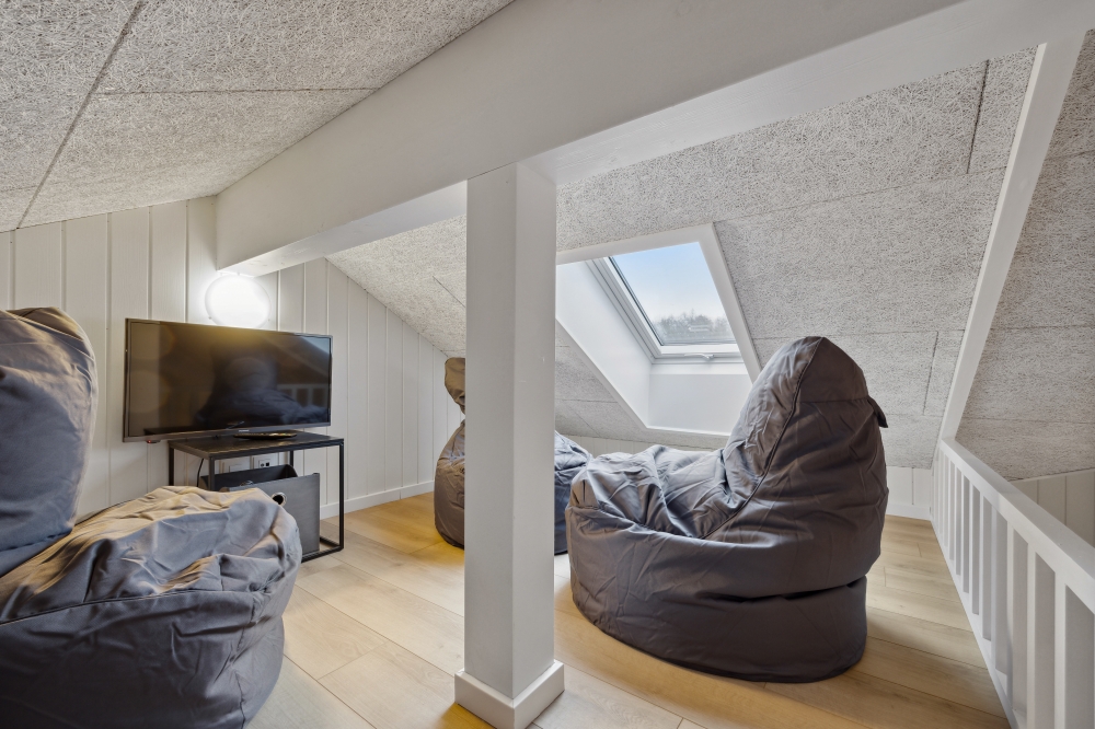 Några av de 20 sovplatserna finns på loftet i lyxstuga nr 751