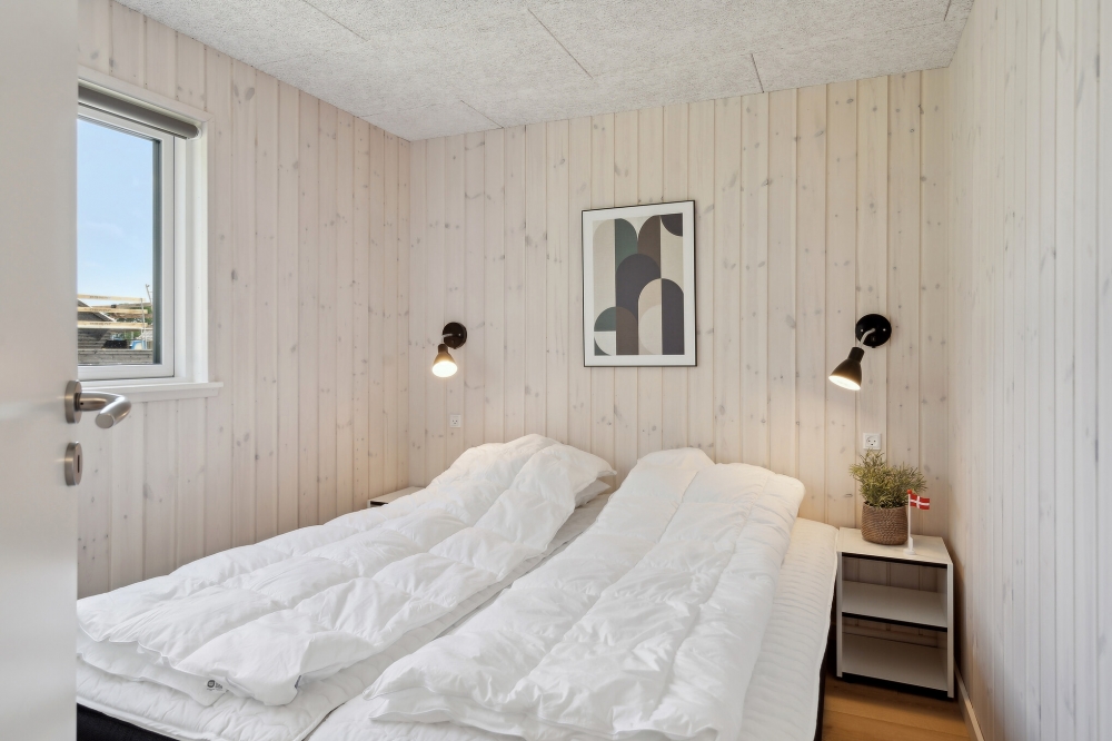 Ett av de 6 utmärkta sovrummen i lyxstuga nr 616 i Fyn och öar.