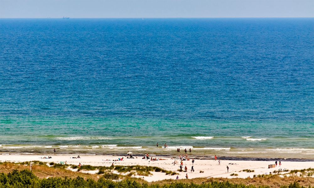 Stranden i närheten av lyxhus 622.