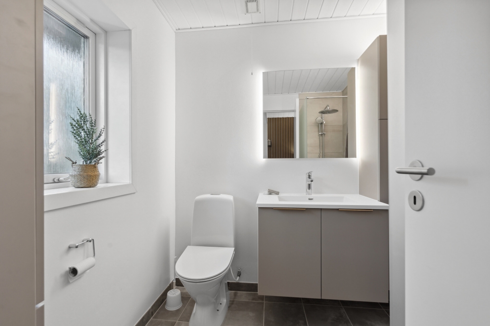 Ett duschrum finns i lyxstuga nr 623 för 15 personer.
