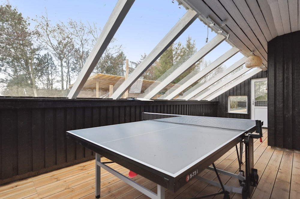 Förutom de många timmar som du kan tillbringa i stugans poolavdelning erbjuder lyxstuga 623 även biljard, bordtennis och dart