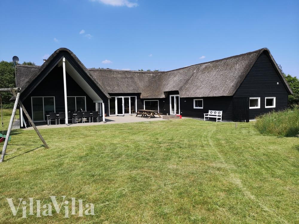 Detta fantastiska och välinrättade sommarhus i natursköna Rømø rymmer allt som man kan önska och mer därtill…