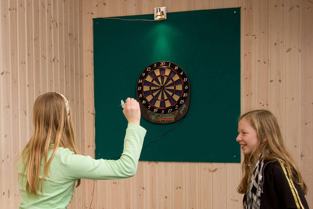 Utöver dart, fotballspel, bordtennis och biljard finns här även ett Playstation 2 för spelglada gäster