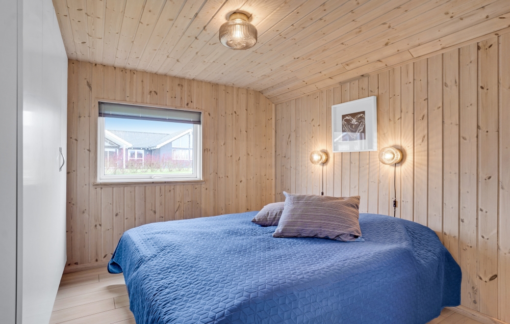 Ett av de 5 utmärkta sovrummen i lyxstuga nr 262 i Sydjylland.