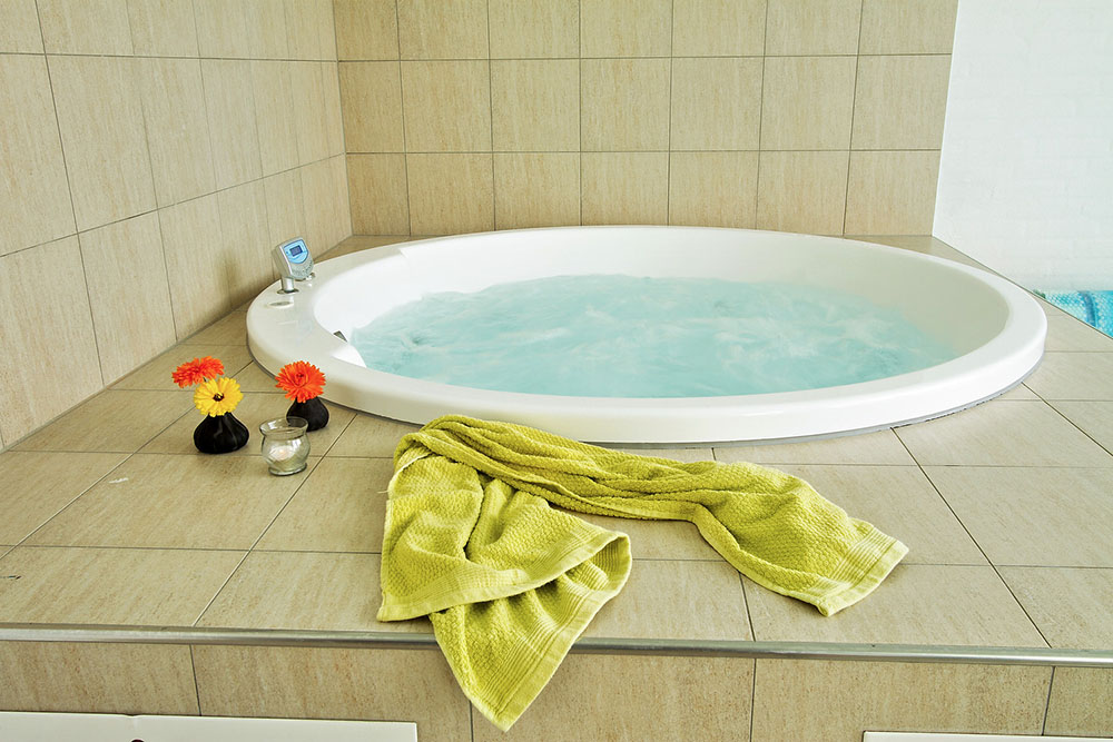 Det finns utrymme för avkoppling och rekreation i husets spa och bastu