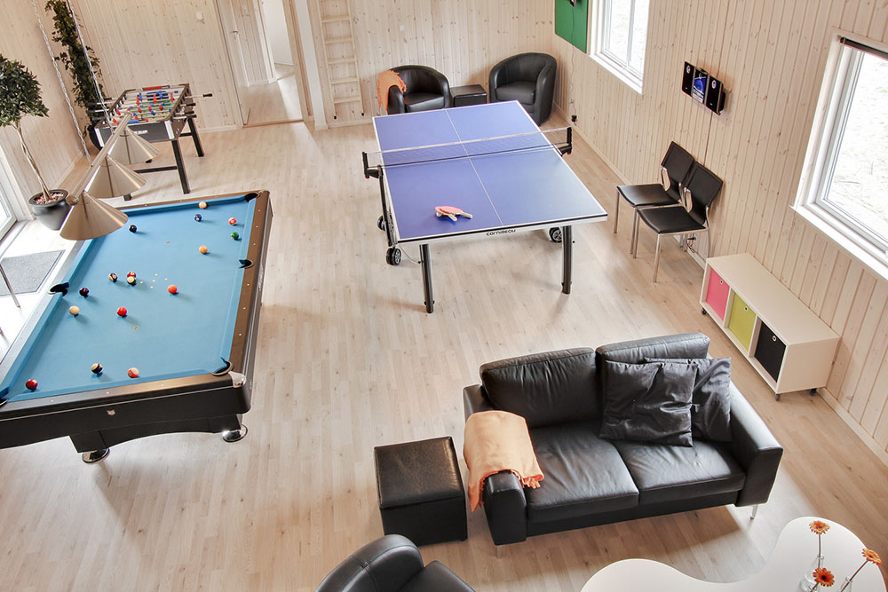 I biljardrummet kan det tävlas i både biljard,Ping Pong och dart 