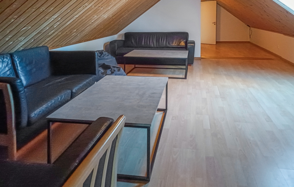 Några av de 18 sovplatserna finns på loftet i lyxstuga nr 84