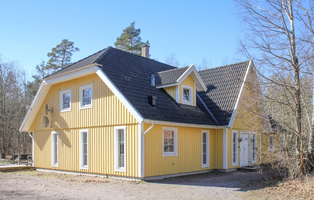 Den tjusiga sommarstugan nr 78 med gott om plats för upp till 14 personer