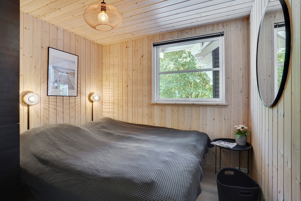 Ett av de 6 utmärkta sovrummen i lyxstuga nr 277 i Nordsjälland.