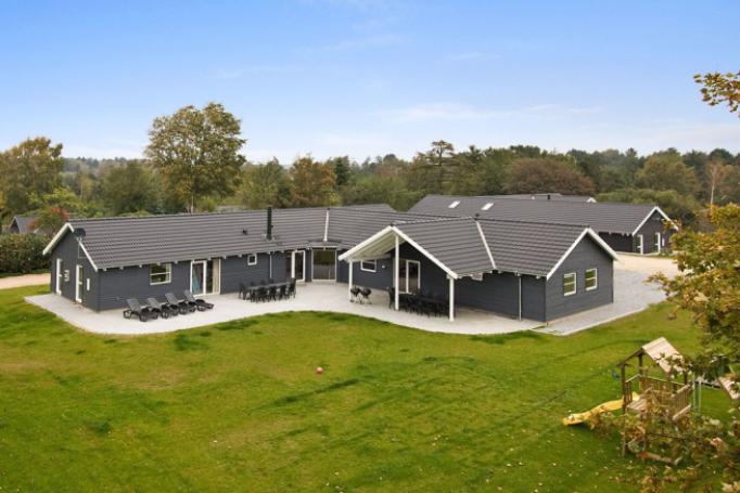 Välkommen till detta fantastiska lyxhus nära den barnvänliga stranden ved Tisvildeleje