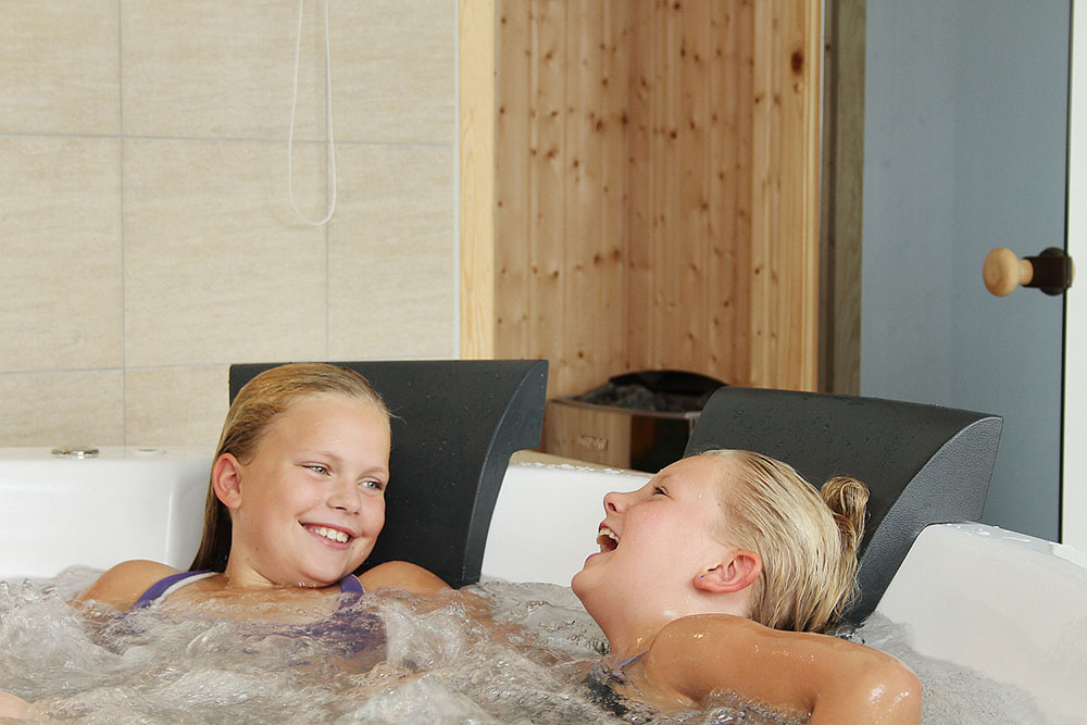 Det eleganta spa badet inbjuder till skön avslappning och rekreation