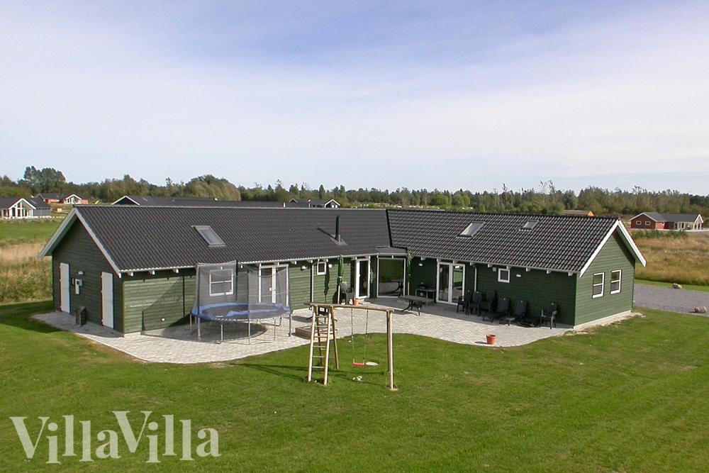 Välkommen till detta exklusiva poolhus i Falster – en fantastisk semesterupplevelse för båda stora och små